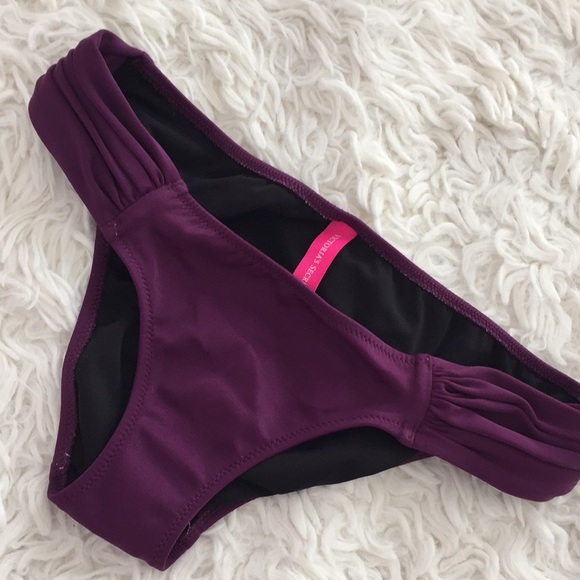Victoria’s Secret set of 2 bikini bottoms - Picture 7 of 10